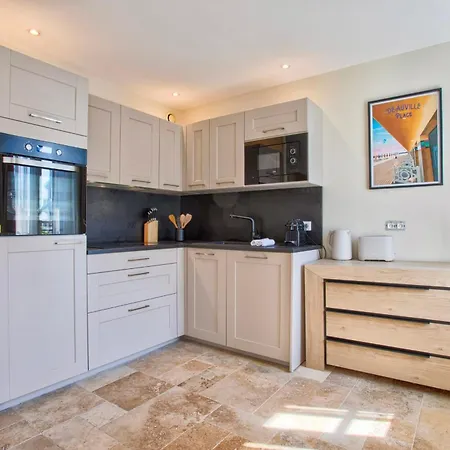 Coluche N2 - 1 Bedroom - Breakfast Included - شقة *